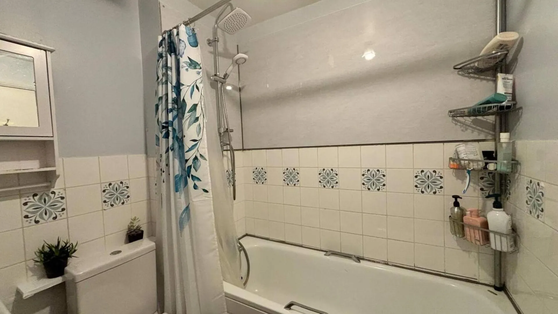 Cosy 2Bd Home-Away-From-Home Hackney 런던 아파트